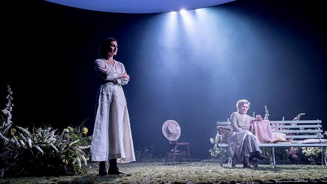 Το επάγγελμα της κυρίας Γουώρρεν, του Bernard Shaw σε μαγνητοσκοπημένη μετάδοση στο Μέγαρο Μουσικής