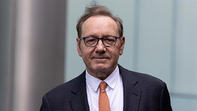 Ο Κέβιν Σπέισι οδηγείται και πάλι στα δικαστήρια με κατηγορίες για σεξουαλική επίθεση