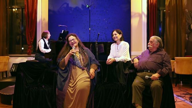 Ρεμπέτισσες ψυχές: Μια μουσική παράσταση - συνομιλία με τραγούδια του Μεσοπολέμου