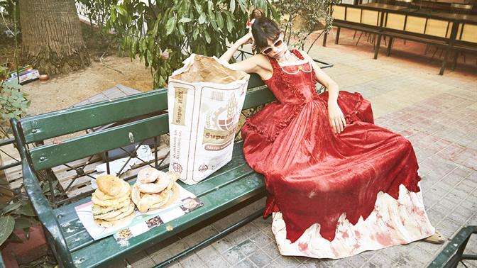 Μαρί Αντουανέτ - Savon Original: Η Ασφυξία Του Πούπουλου Όταν Πέφτει