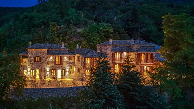 Τέλεια χωριά με τζάκια, πέτρινα σπίτια και θέα για αποδράσεις στο βουνό