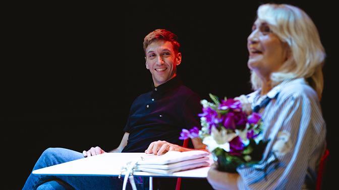 Η Μονίκ δραπετεύει: Εντουάρντ Λουί στο Θέατρο της Οδού Κεφαλληνίας