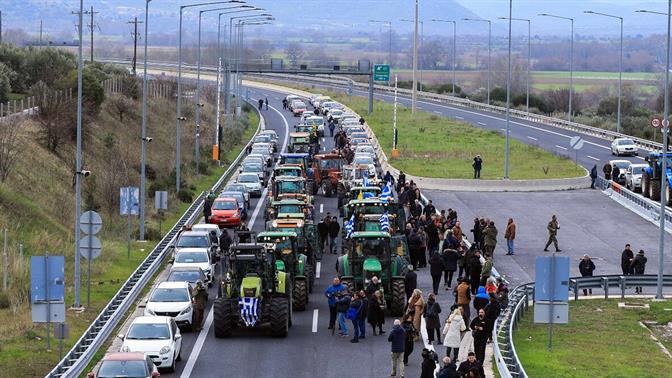 Αγρότη πολέμα μας πίνουμε το αίμα