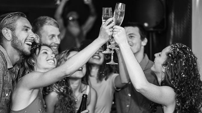 Ρεβεγιόν Πρωτοχρονιάς στην Αθήνα: Τα καλύτερα μέρη για να υποδεχθείς το 2026