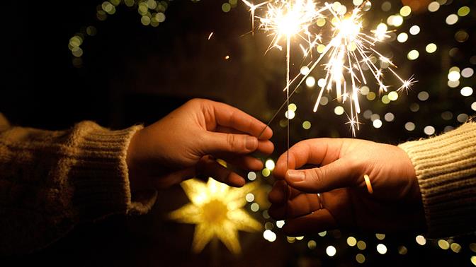 Πρωτοχρονιά 2026: Πώς να γιορτάσεις με στυλ (χωρίς υπερβολές)