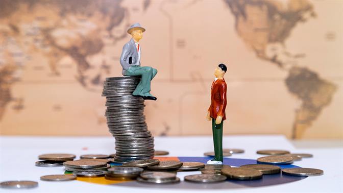 Γιατί οι μισθοί παραμένουν τόσο χαμηλοί ενώ οι εταιρείες θησαυρίζουν;