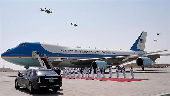 Ο Τραμπ αποκτά νέα Cadillac πριν από το Air Force One