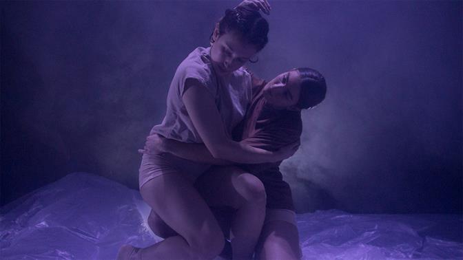 Ζωντανοί Δεσμοί: Η Corpus Lingua στο ΠΛΥΦΑ για δύο παραστάσεις