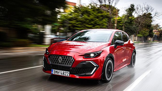 Οδηγούμε το ολοκαίνουργιο Renault Clio στην Αθηναϊκή Ριβιέρα