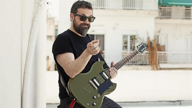 Ο Σπύρος Γραμμένος γιορτάζει (ξανά) τον Άγιο Βαλεντίνο στο Fuzz