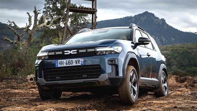 Οδηγούμε τα αναβαθμισμένα υβριδικα G 150 4x4 Dacia Duster και Bigster στη Nice la Belle