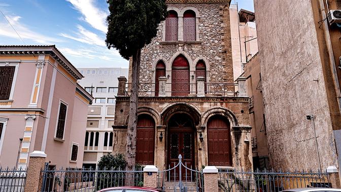 Το ήξερες ότι έχουμε γοτθικούς πύργους στην Αθήνα;