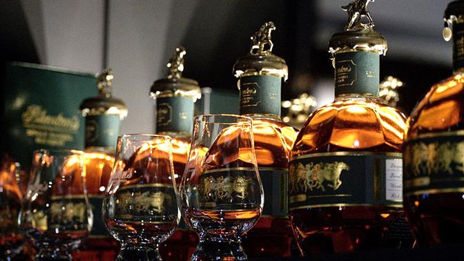 Τα «κρυφά» μπαρ της Αθήνας: 5 speakeasy στέκια που αξίζει να ανακαλύψεις