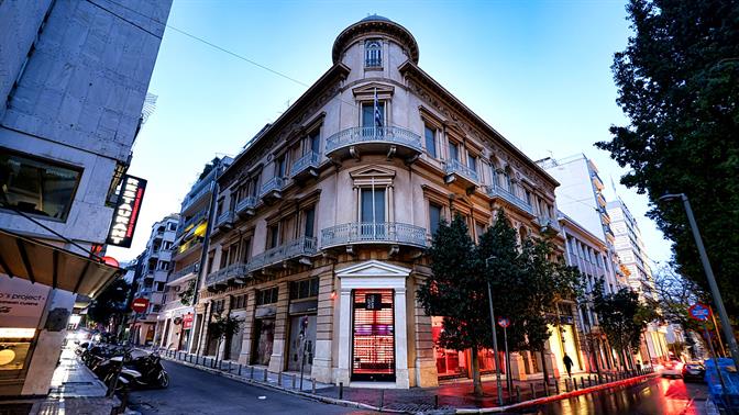 Αθήνα με καμπύλες: Τα στρογγυλά μπαλκόνια των μεσοπολεμικών πολυκατοικιών