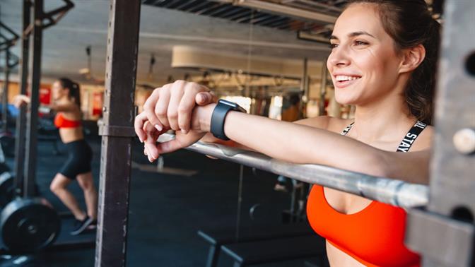 Οι 5 ασκήσεις που χτίζουν πραγματικά μυς στις γυναίκες μετά τα 30