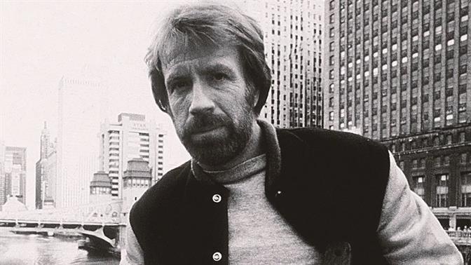 Πέθανε (;) ο Τσακ Νόρις