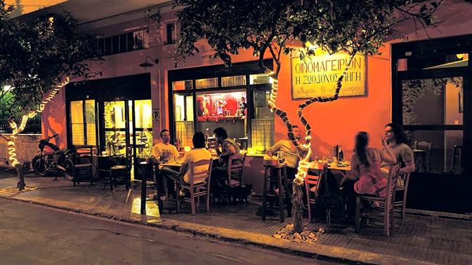 Η Ιστορία των Καμινίων: Mια βόλτα στη μερακλήδικη γειτονιά του Πειραιά