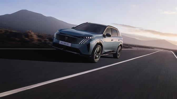 Το i-Cockpit της Peugeot ενσωματώνει Τεχνητή Νοημοσύνη με το ChatGPT