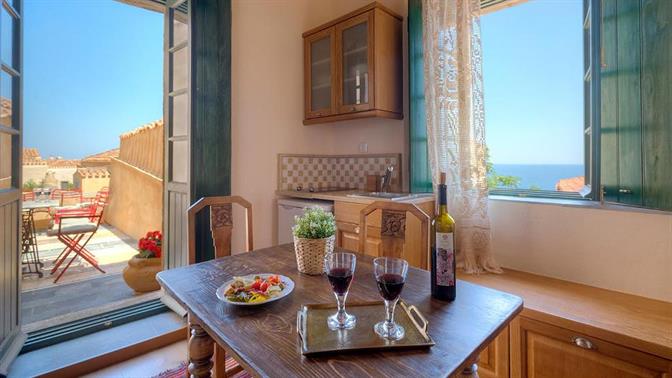 Δωμάτια ως 70€ για ανοιξιάτικα Σαββατοκύριακα στην Πελοπόννησο