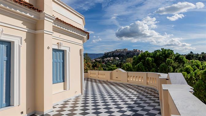 Η Αθήνα μόλις απέκτησε Σπίτι του Βιβλίου (σε ένα εμβληματικό κτίριο)