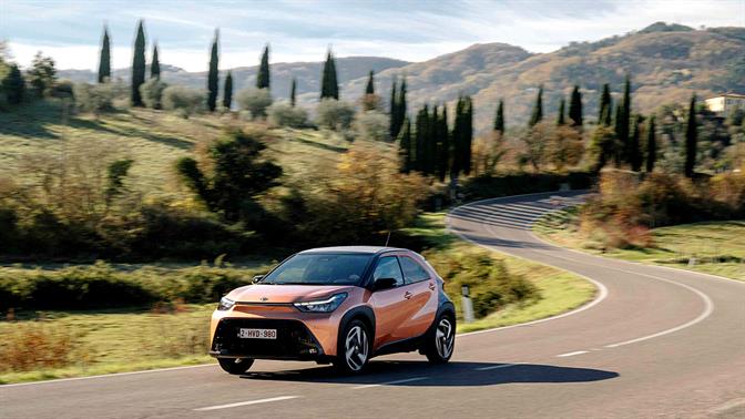 Σκίζει η Toyota στις πωλήσεις των αυτοκινήτων με μπαταρία