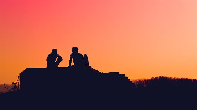 Γιατί είναι τόσο δύσκολο να κρατήσεις φιλίες όσο μεγαλώνεις;