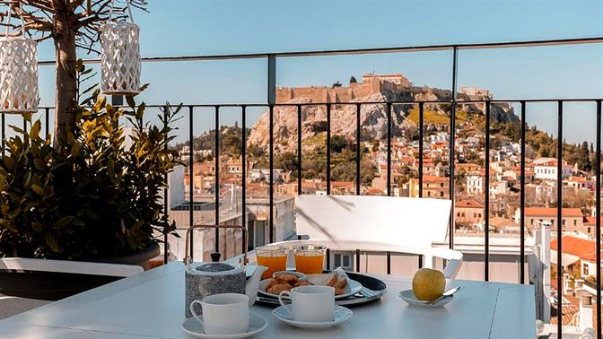 Πόσο κάνει ένα Airbnb στην Πλάκα;