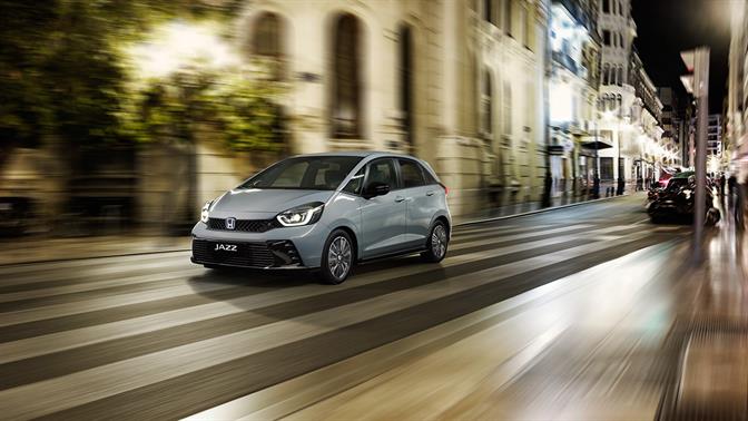 Το αυτοφορτιζόμενο υβριδικό Honda Jazz είναι φθηνότερο από το Renault Clio Full Hybrid!