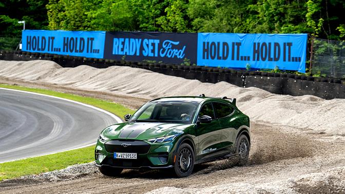 Η αμιγώς ηλεκτρική Ford Mustang Mach-E Rally προσφέρει απλόχερα την απολαυστική οδήγηση
