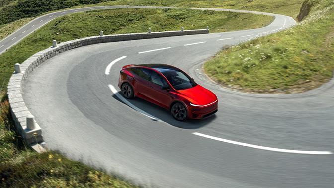 Η Tesla παρουσίασε παραπλανητικά δεδομένα ασφάλειας για το Full Self-Driving στις ευρωπαϊκές αρχές