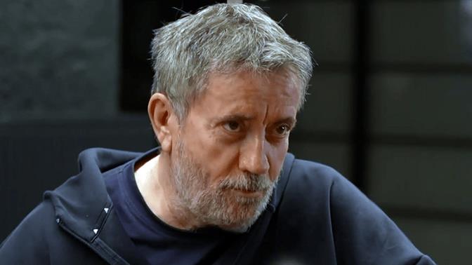 Σπύρος Παπαδόπουλος: «Παίρνω τη μηχανή, εξαφανίζομαι και μπορεί να ξυπνήσω στην Ισπανία»