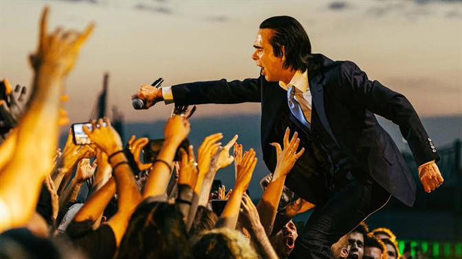 Nick Cave & The Bad Seeds στο Release Athens: Μια νύχτα τρυφερού σκότους και συλλογικής λύτρωσης