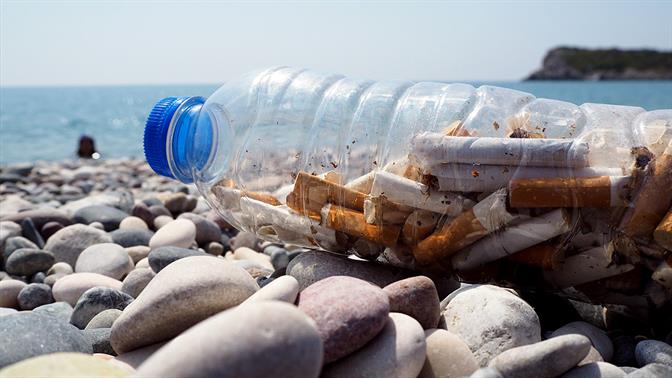 WWF Ελλάς: Τα πλαστικά και τα αποτσίγαρα παραμένουν οι μεγαλύτεροι εχθροί των ελληνικών παραλιών