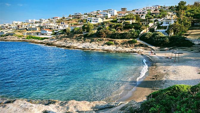 Το Μικρολίμανο της Κερατέας και οι τέλειες βουτιές γύρω του