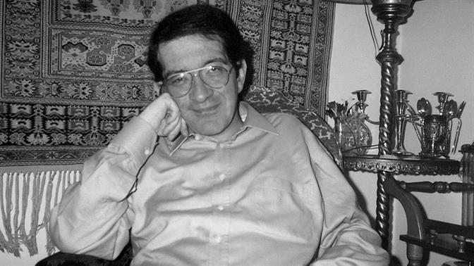 Ο ποιητής Γιάννης Βαρβέρης και οι ερωτεύσιμοι στίχοι του
