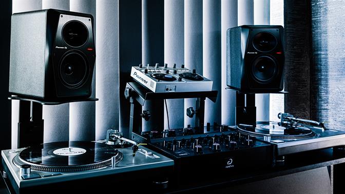 11 χρόνια DJSA: Η σχολή που έφερε το DJing και τη μουσική παραγωγή πιο κοντά σε όλους