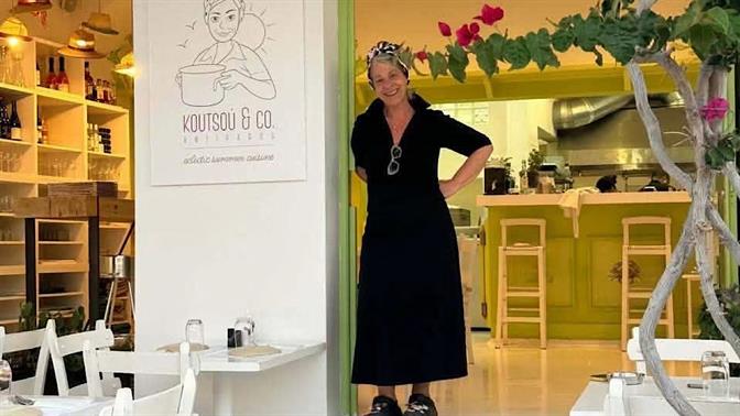 Φέτος το καλοκαίρι η Αργυρώ Κουτσού κεντάει την ελληνική κουζίνα στην Αντίπαρο