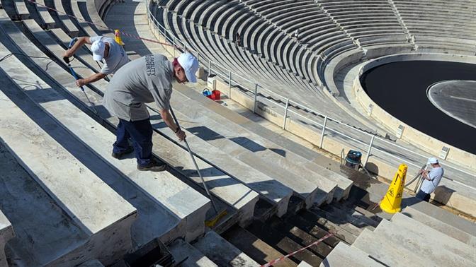 Το Καλλιμάρμαρο καθαρίζεται για πρώτη φορά εδώ και 120 χρόνια