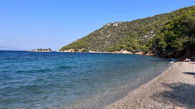 Σιδερώνα: Μια μονοήμερη για βουτιές στο νησί των βρικολάκων