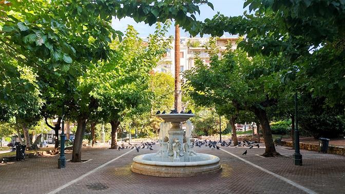 Πόσες… ξενικές πλατείες έχουμε στην Αθήνα;