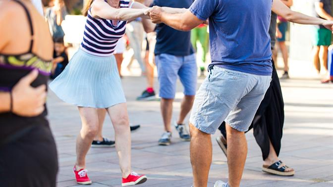 Πού γνωρίζεις κόσμο στην Αθήνα χωρίς dating app;
