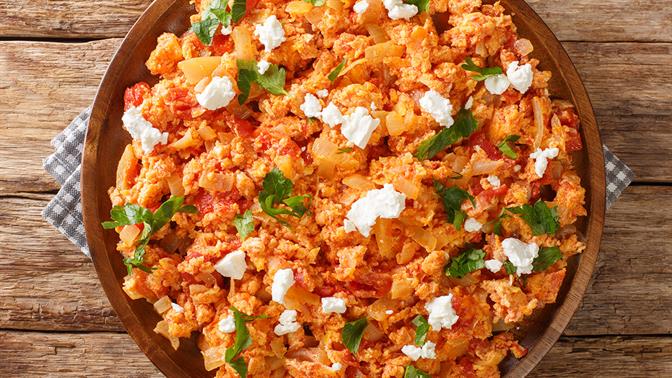 Ναι, είχαμε και στο χωριό μας brunch: Οι καλύτερες συνταγές για στραπατσάδες, τραχανά και άλλα παραδοσιακά
