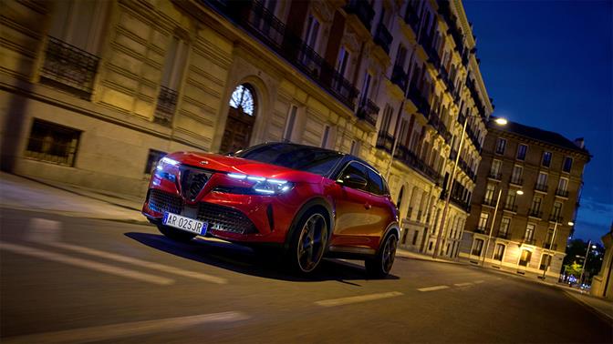 Alfa Romeo Junior Ibrida: Νέα έκδοση Business με ΛΤΠΦ κάτω από 20.000 ευρώ