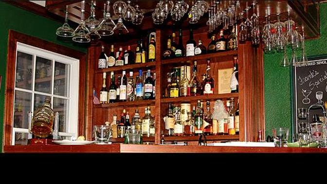 Home Bars: Tips για... indoor στέκια