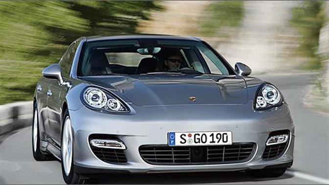 Porsche Panamera: Τετράθυρη, τετρακίνητη και τετραπέρατη