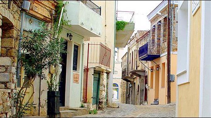 Χίος: Βροντάδες και άρωμα μαστίχας