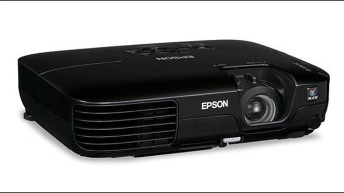 Epson EB-X72: Με σύμμαχο το laptop
