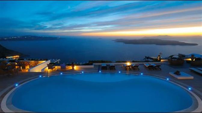 Caldera's Lilium Villas: Πολυτελής βεράντα στο Ηφαίστειο