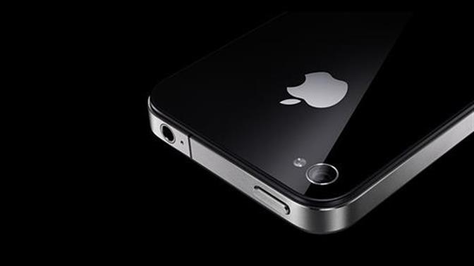 Apple iPhone 4: Το μήλο της έριδος