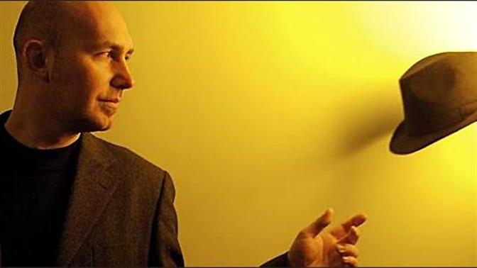 Cayetano: «Όποιος κάνει μουσική για τα λεφτά, αναπνέει σκέτο δηλητήριο» 